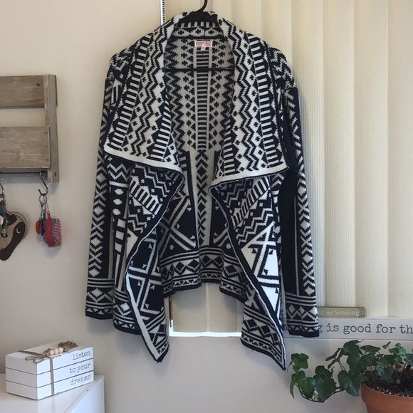 Woven Heart Sweaters - ‘Woven Heart’ Aztec Design Knit Cardigan